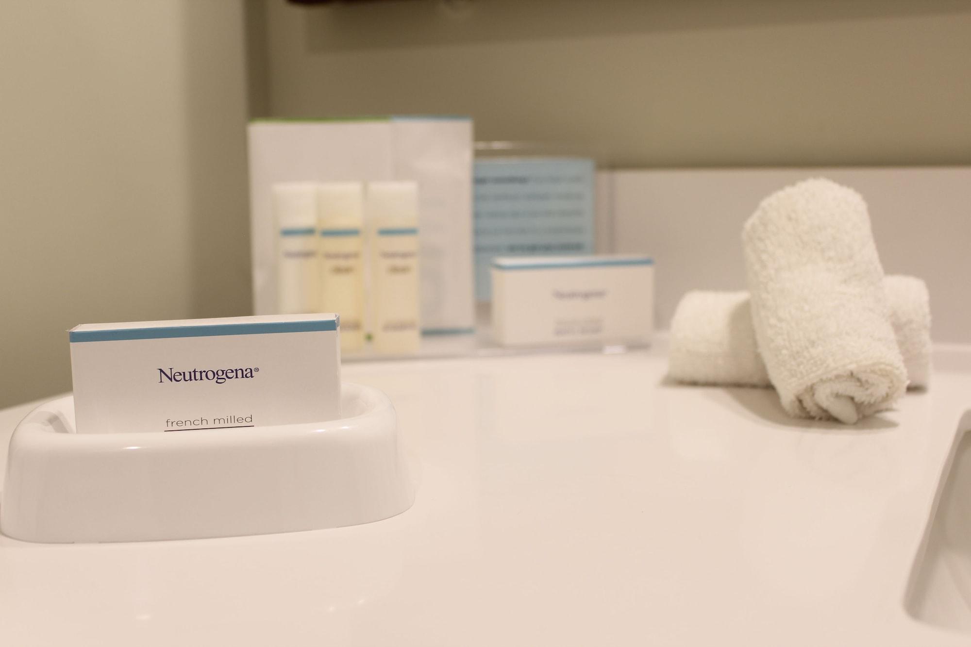 Hotel Hampton By Hilton 3*