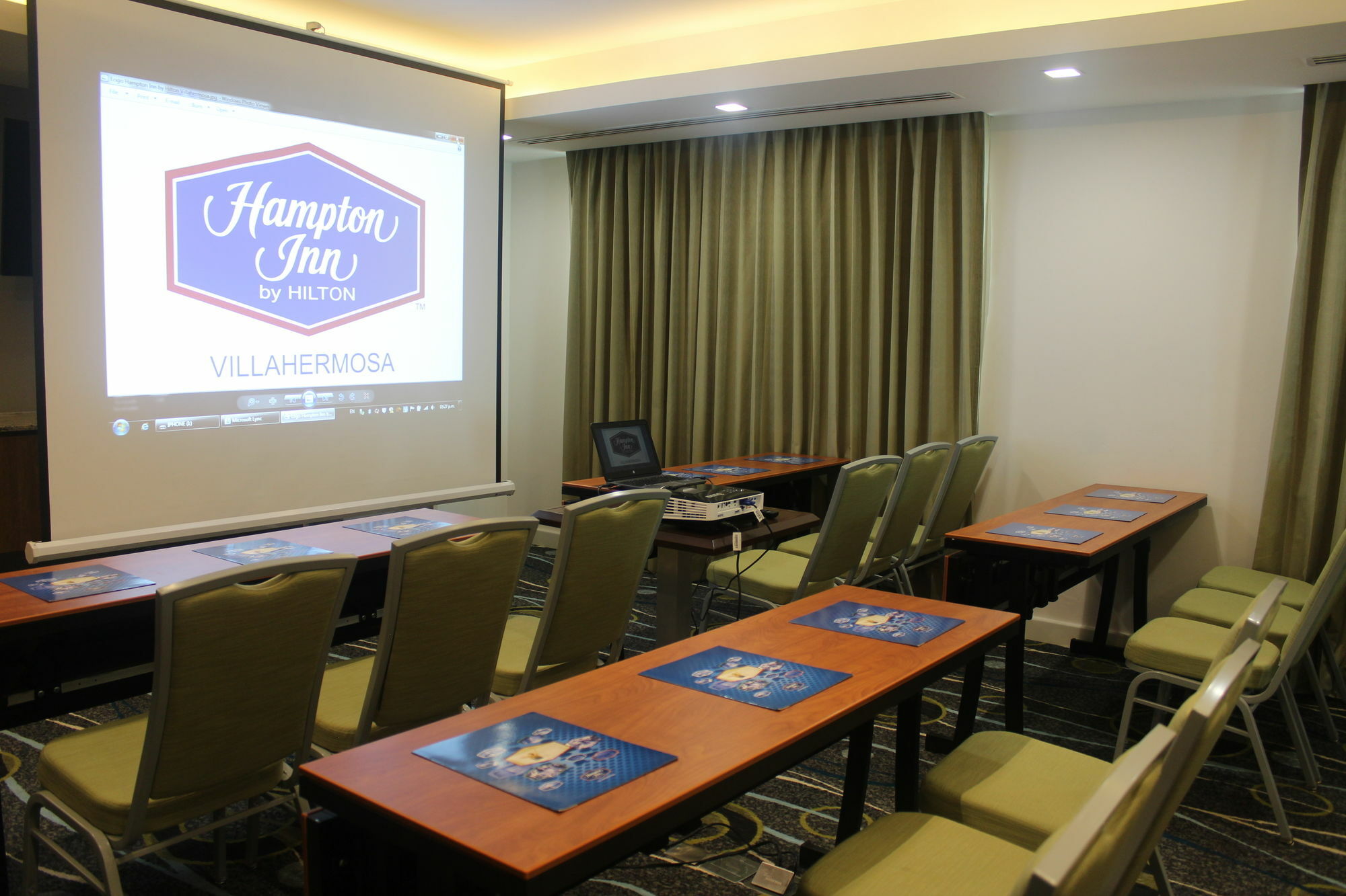 Hotel Hampton By Hilton 3*